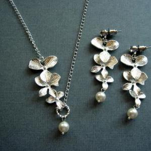Penelope Orchid Necklace And Earrings Set