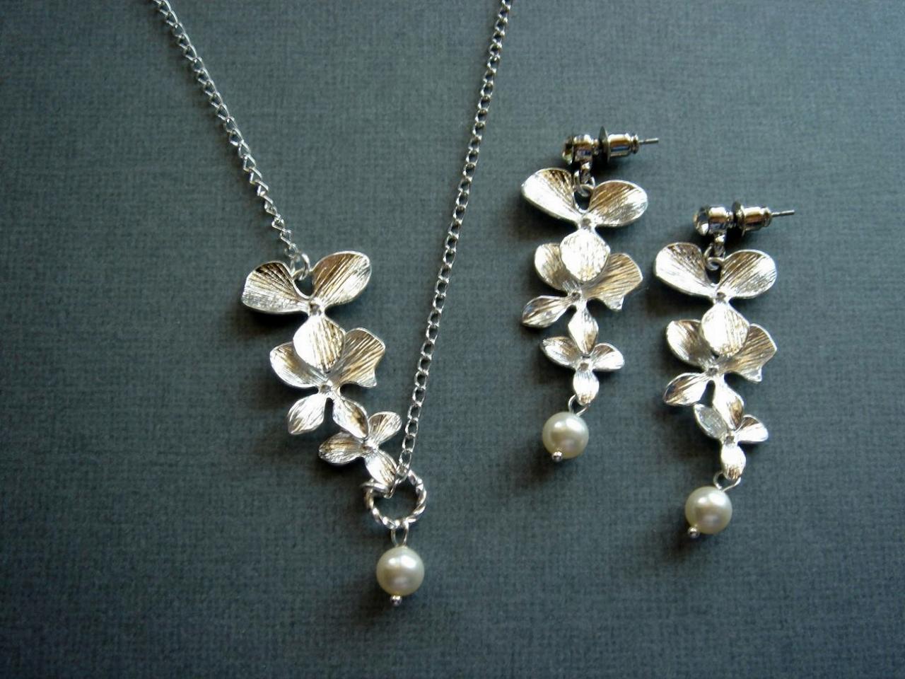 Penelope Orchid Necklace And Earrings Set